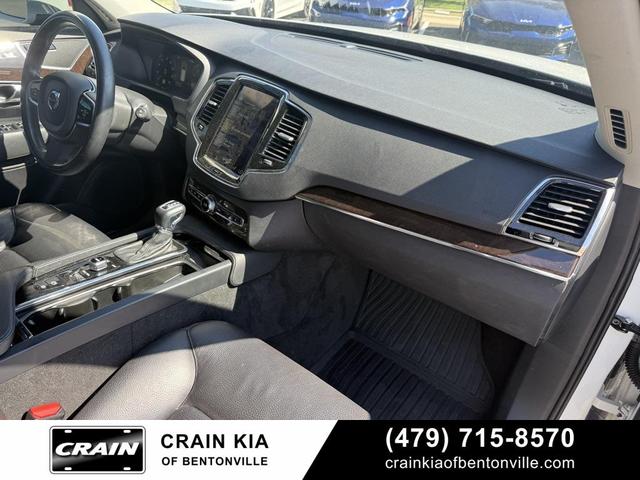Photo of 2017 Crystal White Pearl Metallic Volvo XC90