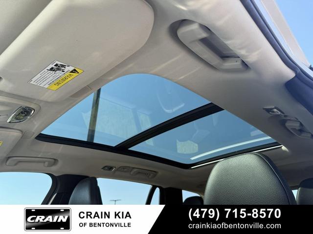 Photo of 2017 Crystal White Pearl Metallic Volvo XC90