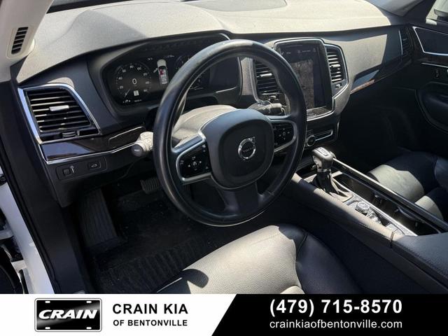 Photo of 2017 Crystal White Pearl Metallic Volvo XC90