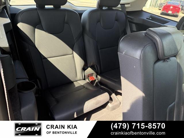Photo of 2017 Crystal White Pearl Metallic Volvo XC90