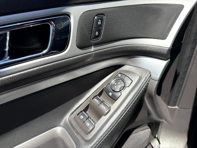Photo of 2015 Ingot Silver Metallic Ford Explorer