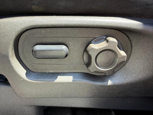Photo of 2015 Ingot Silver Metallic Ford Explorer