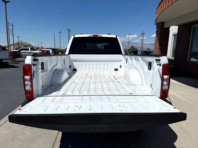 Photo of 2021 Oxford White Ford F-350
