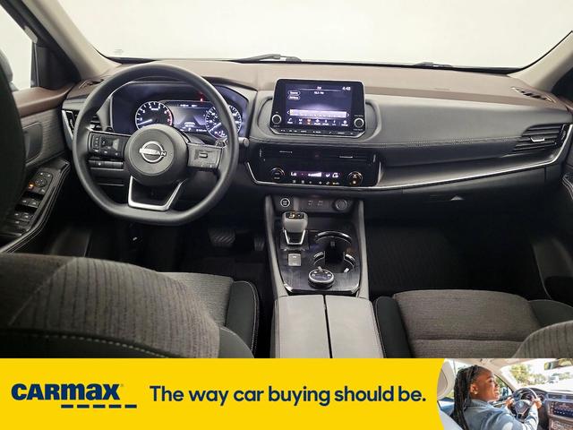 Photo of 2022 Gray Nissan Rogue