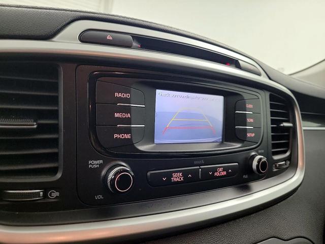 Photo of 2017 White Kia Sorento