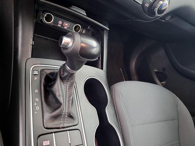 Photo of 2017 White Kia Sorento