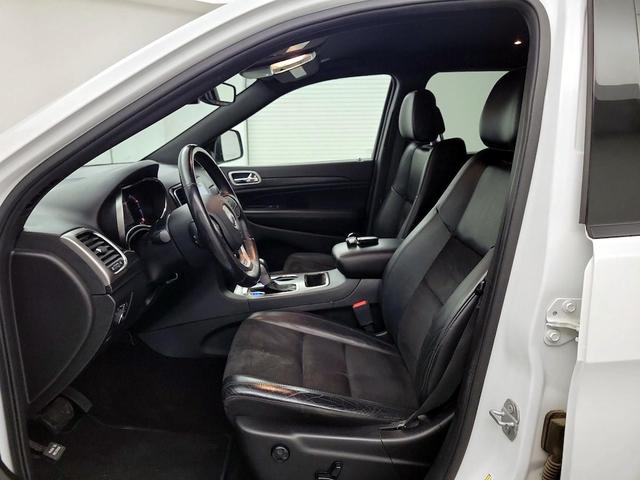 Photo of 2020 White Jeep Grand Cherokee