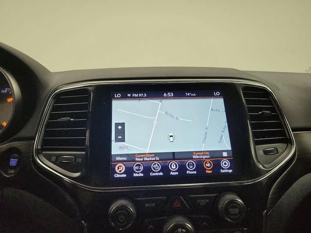 Photo of 2020 White Jeep Grand Cherokee