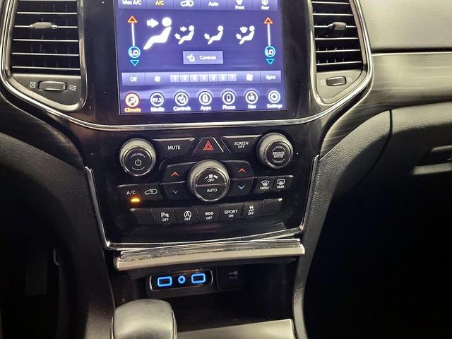 Photo of 2020 White Jeep Grand Cherokee