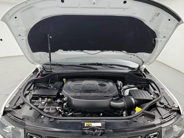 Photo of 2020 White Jeep Grand Cherokee