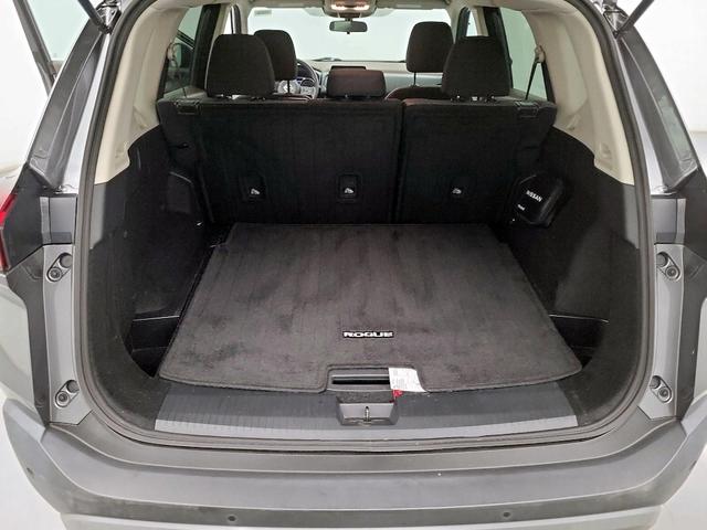 Photo of 2022 Gray Nissan Rogue