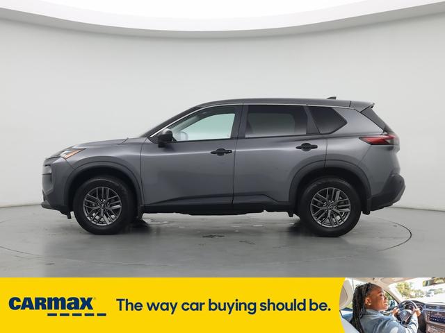 Photo of 2022 Gray Nissan Rogue