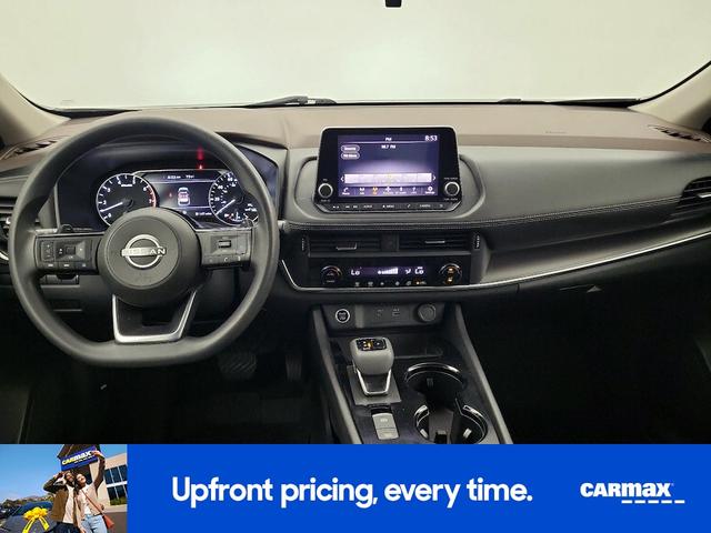 Photo of 2023 White Nissan Rogue