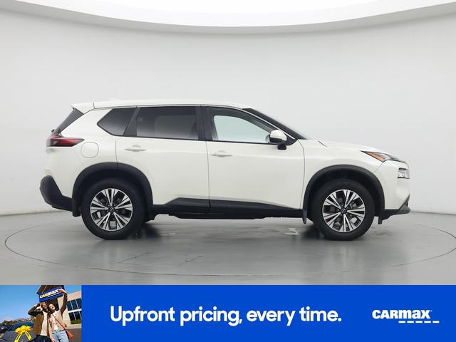 Photo of 2023 White Nissan Rogue