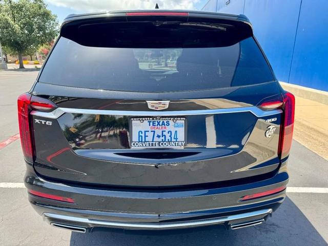 Photo of 2020 Stellar Black Metallic Cadillac XT6