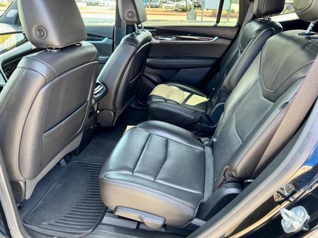 Photo of 2020 Stellar Black Metallic Cadillac XT6