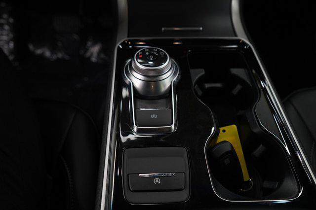 Photo of 2020 Oxford White Ford Edge