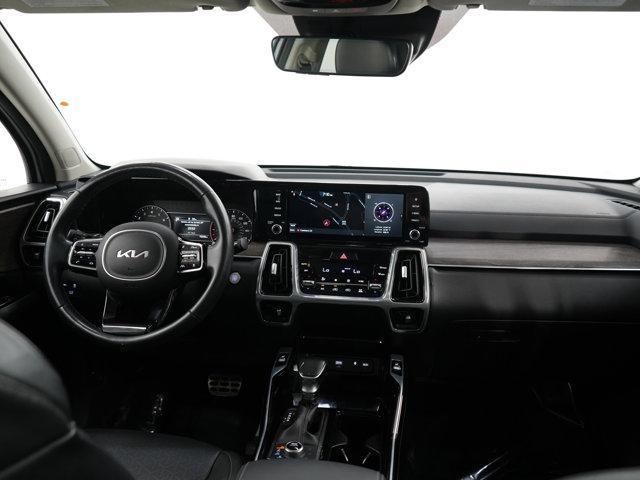 Photo of 2022 Ebony Black Kia Sorento