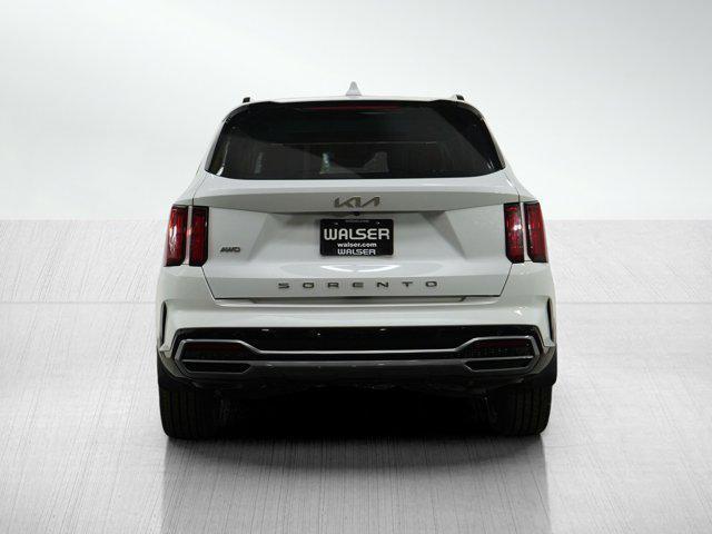 Photo of 2022 Ebony Black Kia Sorento