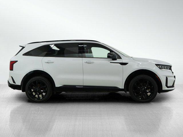 Photo of 2022 Ebony Black Kia Sorento