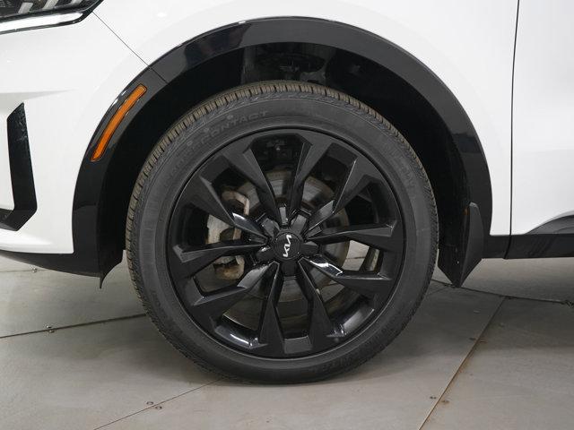Photo of 2022 Ebony Black Kia Sorento