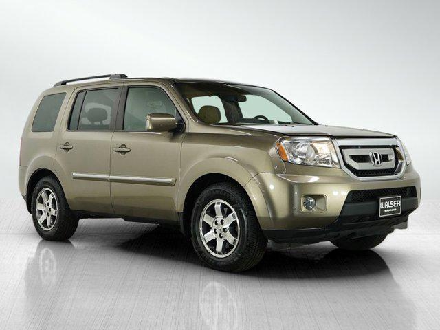 Photo of 2009 Gold Honda Pilot