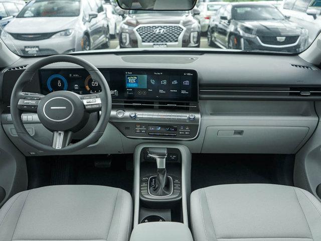 Photo of 2025 Atlas White Hyundai KONA