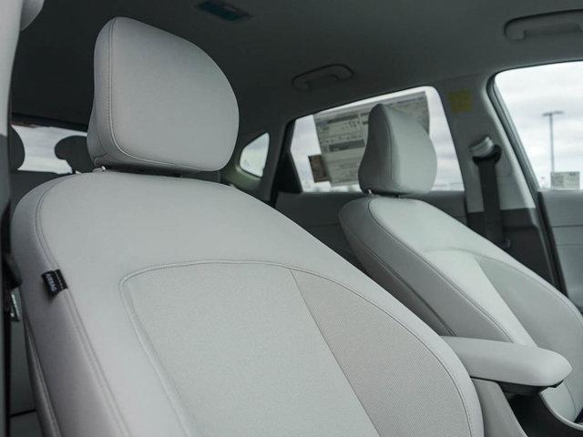 Photo of 2025 Atlas White Hyundai KONA
