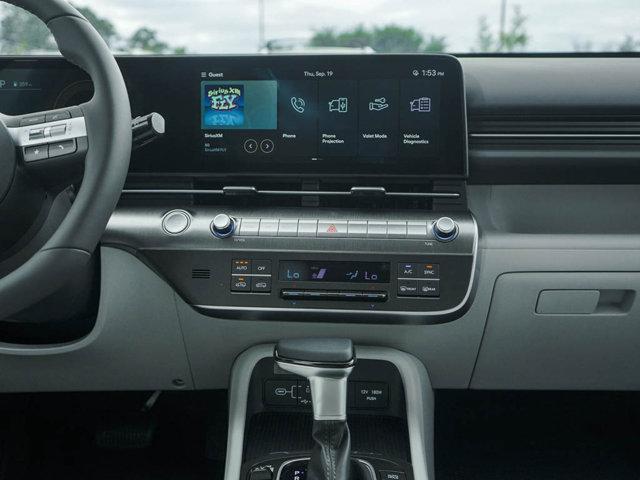 Photo of 2025 Atlas White Hyundai KONA