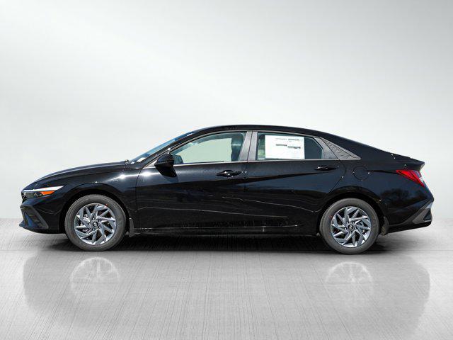 Photo of 2025 Abyss Black Hyundai ELANTRA HEV