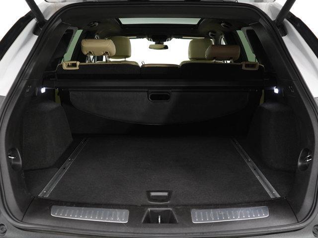 Photo of 2017 Crystal White Tricoat Cadillac XT5