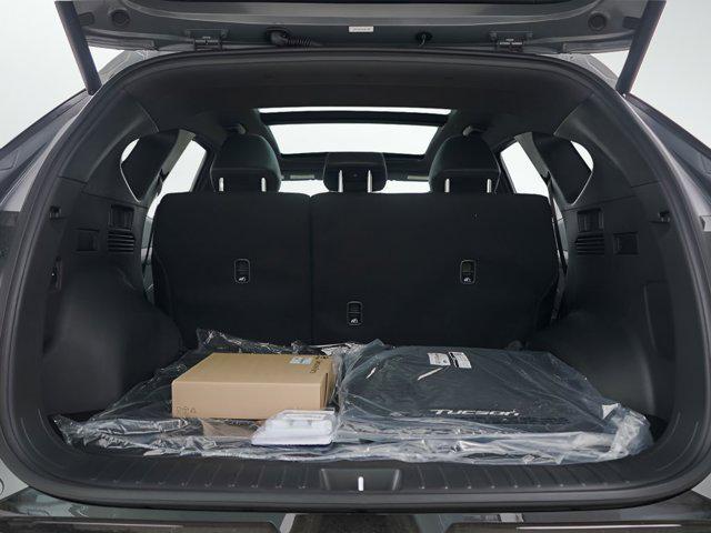 Photo of 2025 Ash Black Hyundai TUCSON Hybrid