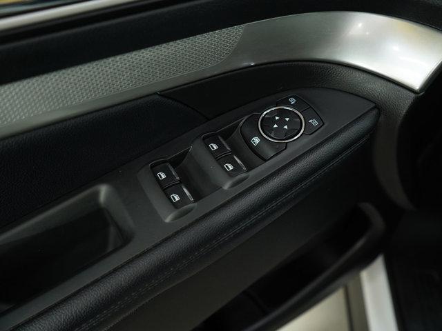 Photo of 2017 Oxford White Ford Explorer