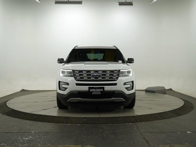 Photo of 2017 Oxford White Ford Explorer