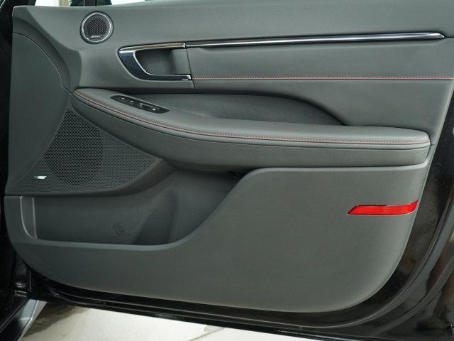 Photo of 2024 Onyx Black Hyundai SONATA