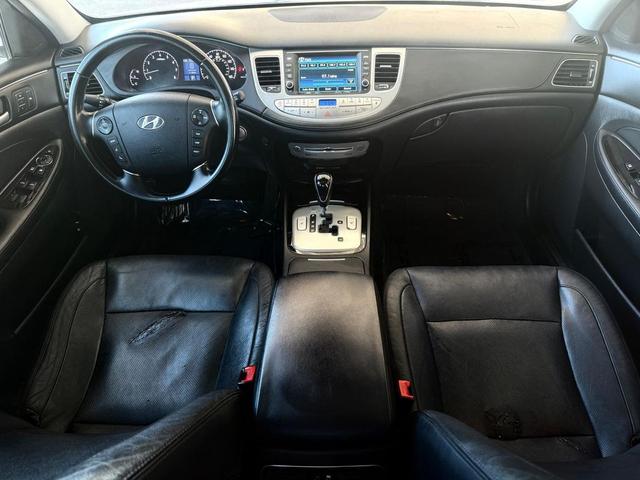 Photo of 2012 Silver Hyundai Genesis