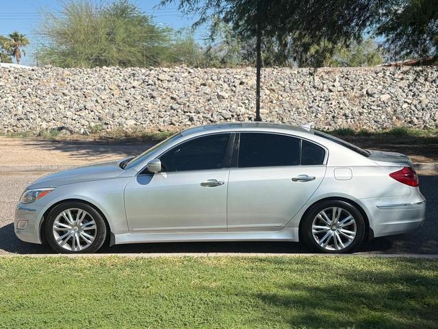 Photo of 2012 Silver Hyundai Genesis