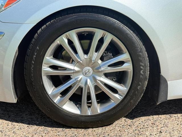 Photo of 2012 Silver Hyundai Genesis
