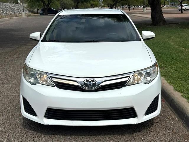 Photo of 2014 White Toyota Camry