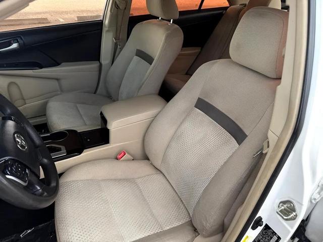 Photo of 2014 White Toyota Camry