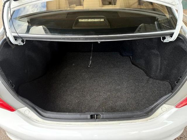 Photo of 2014 White Toyota Camry