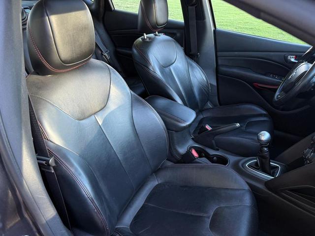Photo of 2016 Gray Dodge Dart