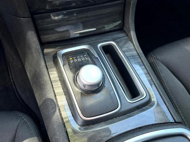 Photo of 2020 White Chrysler 300