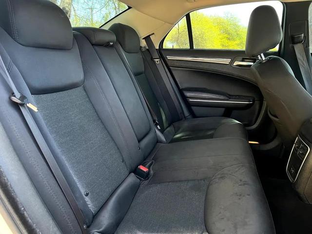 Photo of 2020 White Chrysler 300