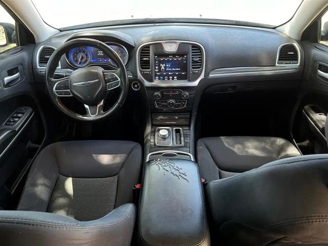 Photo of 2020 White Chrysler 300