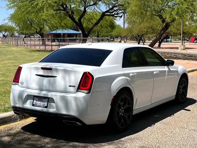 Photo of 2020 White Chrysler 300