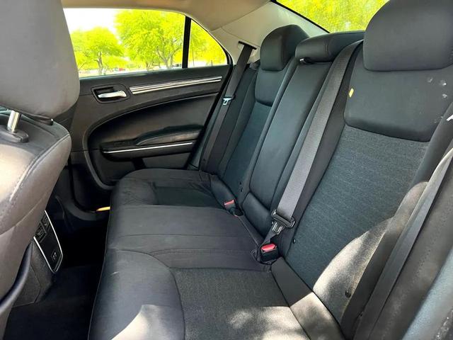 Photo of 2020 White Chrysler 300