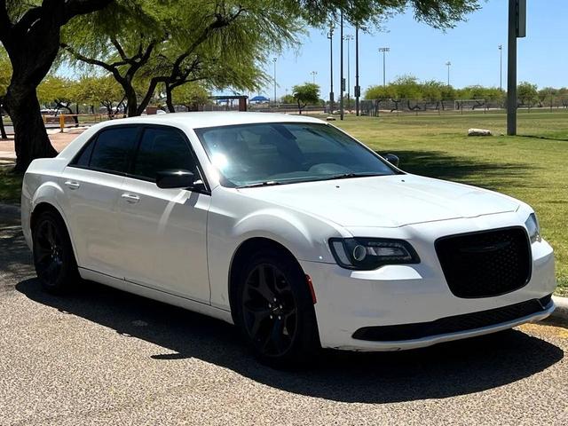 Photo of 2020 White Chrysler 300