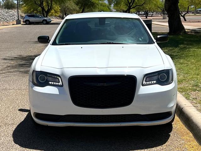 Photo of 2020 White Chrysler 300