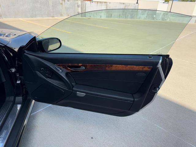 Photo of 2007 BLACK Mercedes-Benz SL-Class